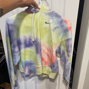 xs nike crop sweater